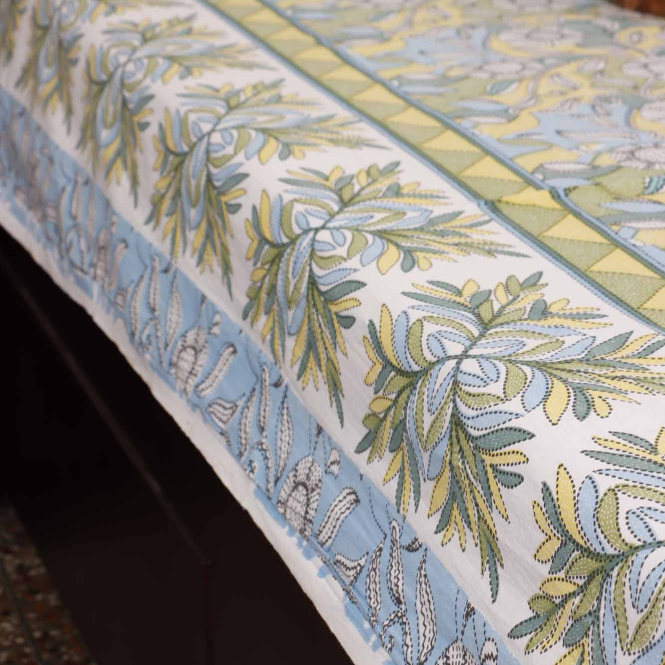 Stippling – Flat I Fitted Bedsheet (90x108 Inches)