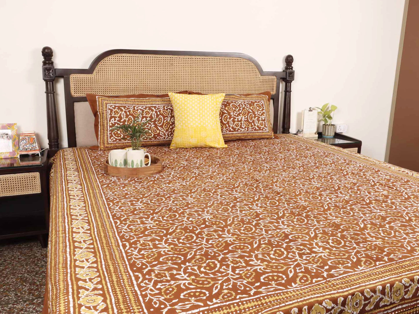 Dabu Brown – Flat I Fitted Bedsheet (90x108 Inches)
