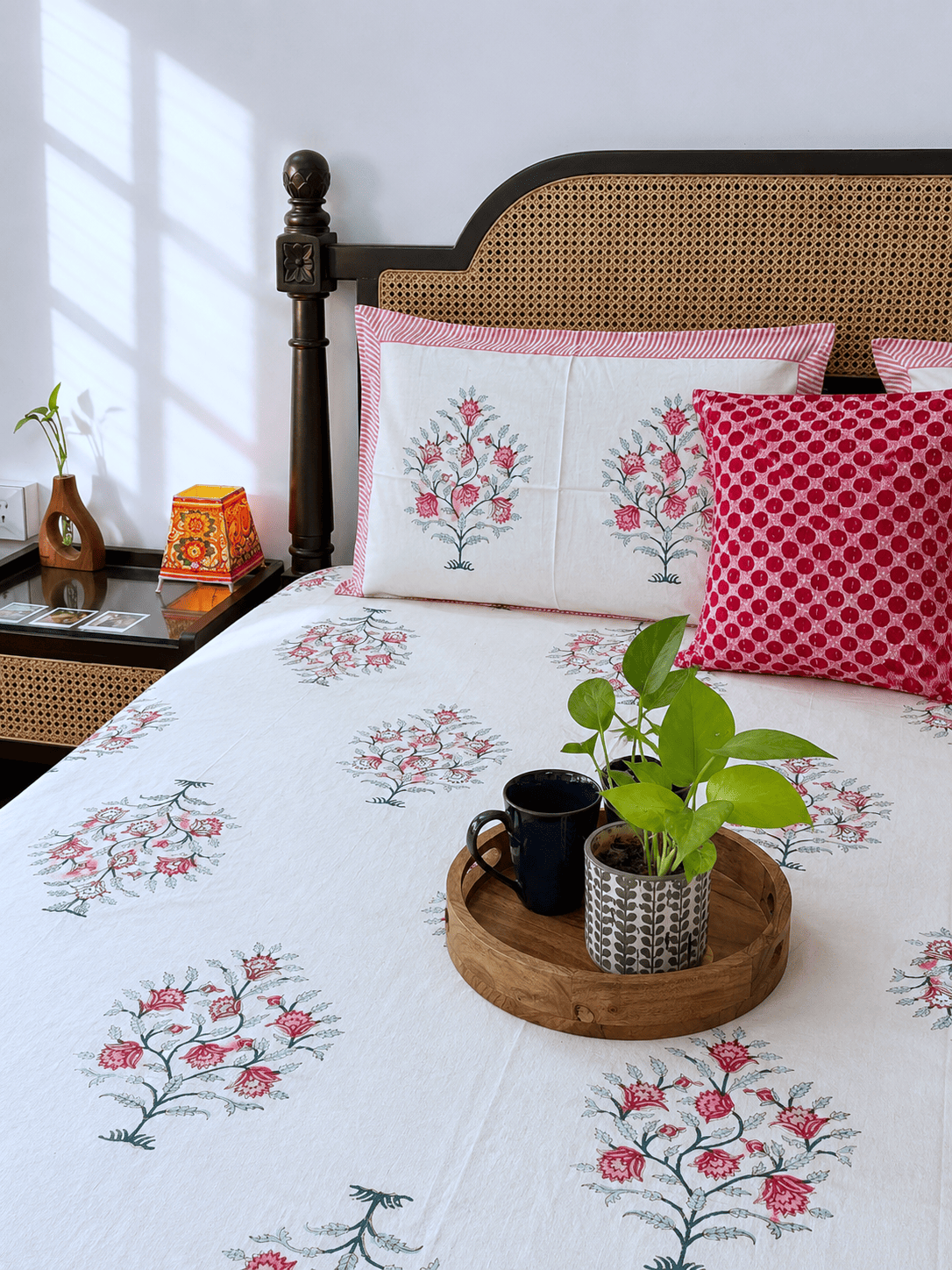 Zareen Pink - Flat I Fitted Bedsheet (108x108 Inches)
