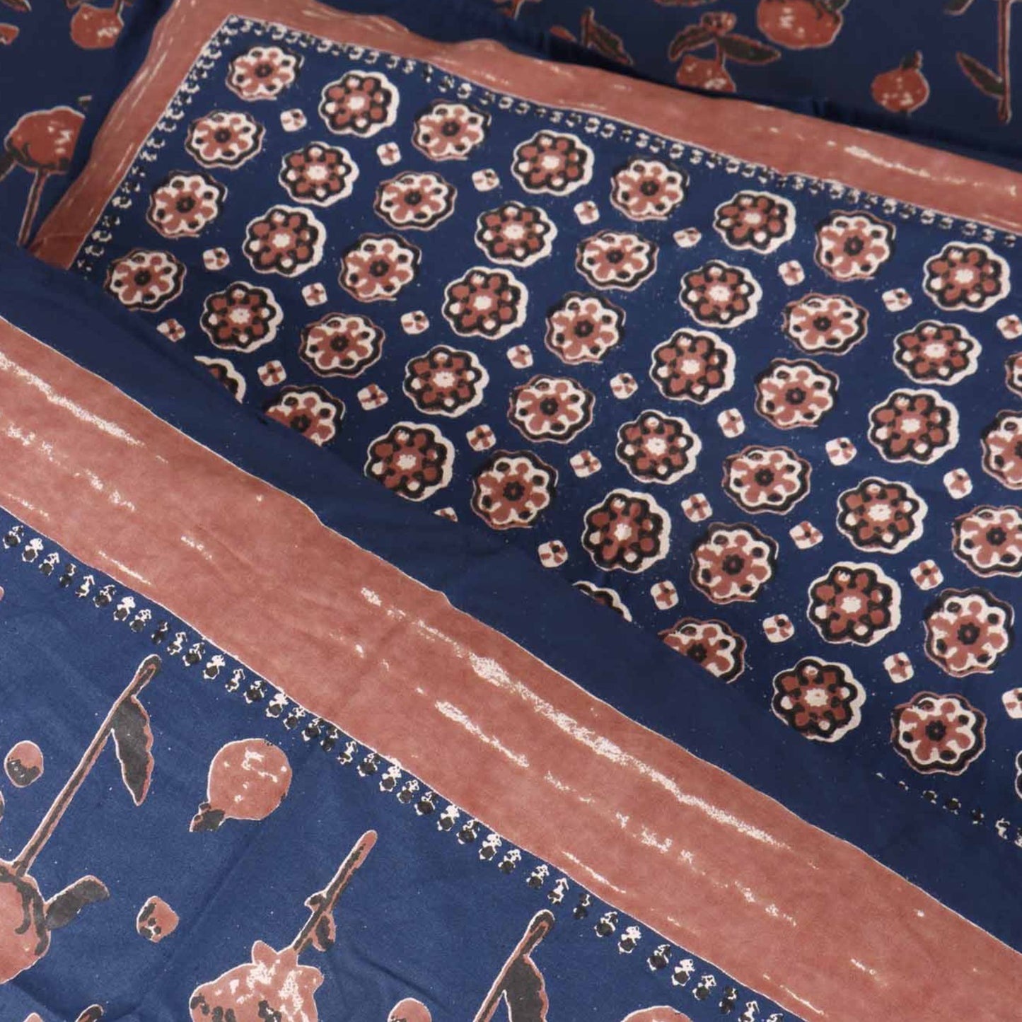 Juhi – Flat I Fitted Bedsheet (108x108 Inches)