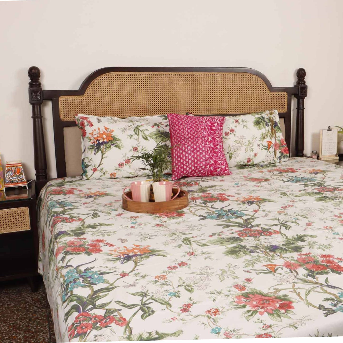 Udyaan White – Flat I Fitted Bedsheet (108x108 Inches)