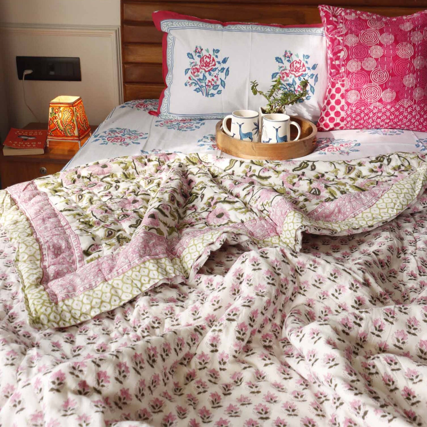Gulabi Bel  - Single Bed/ Double Bed Razai/ Comforter