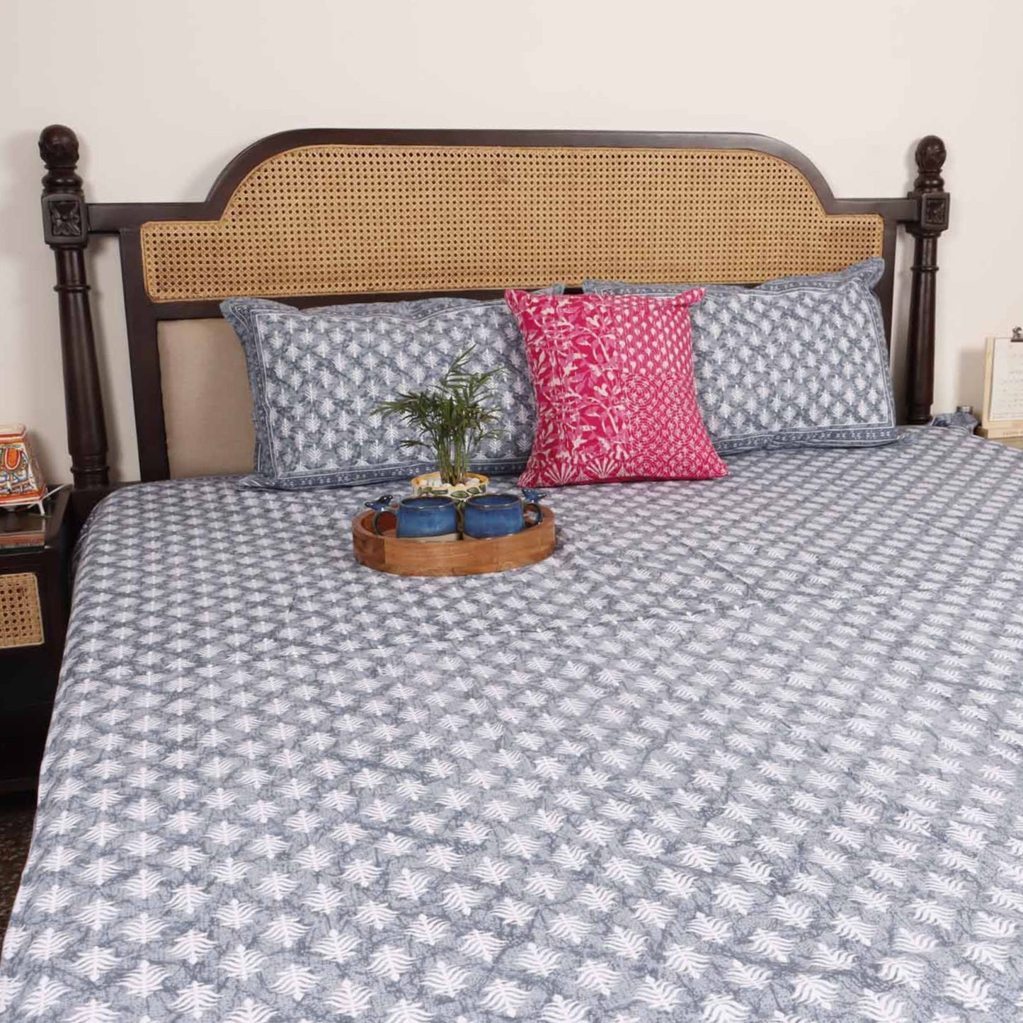 Meera Grey – Flat I Fitted Bedsheet (108x108 Inches)