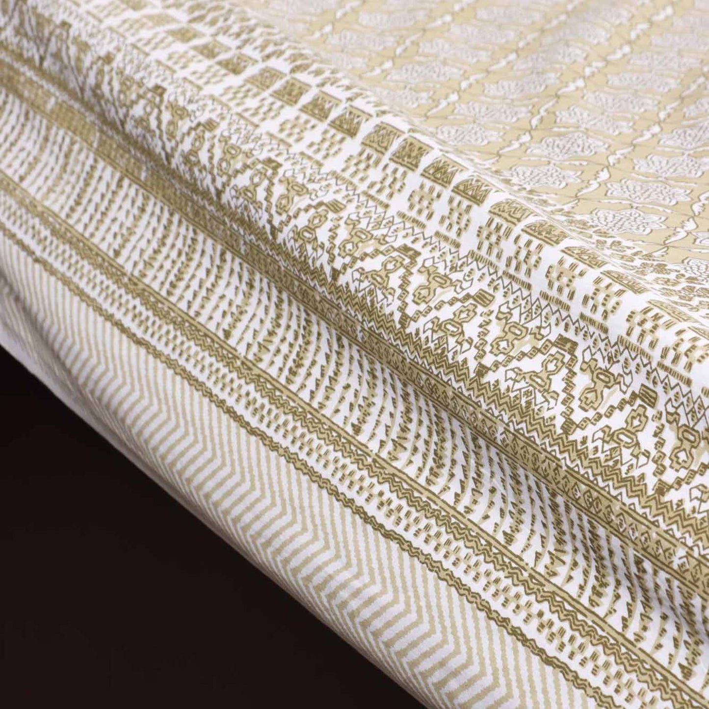 Mahir – Flat I Fitted Bedsheet (90x108 Inches)