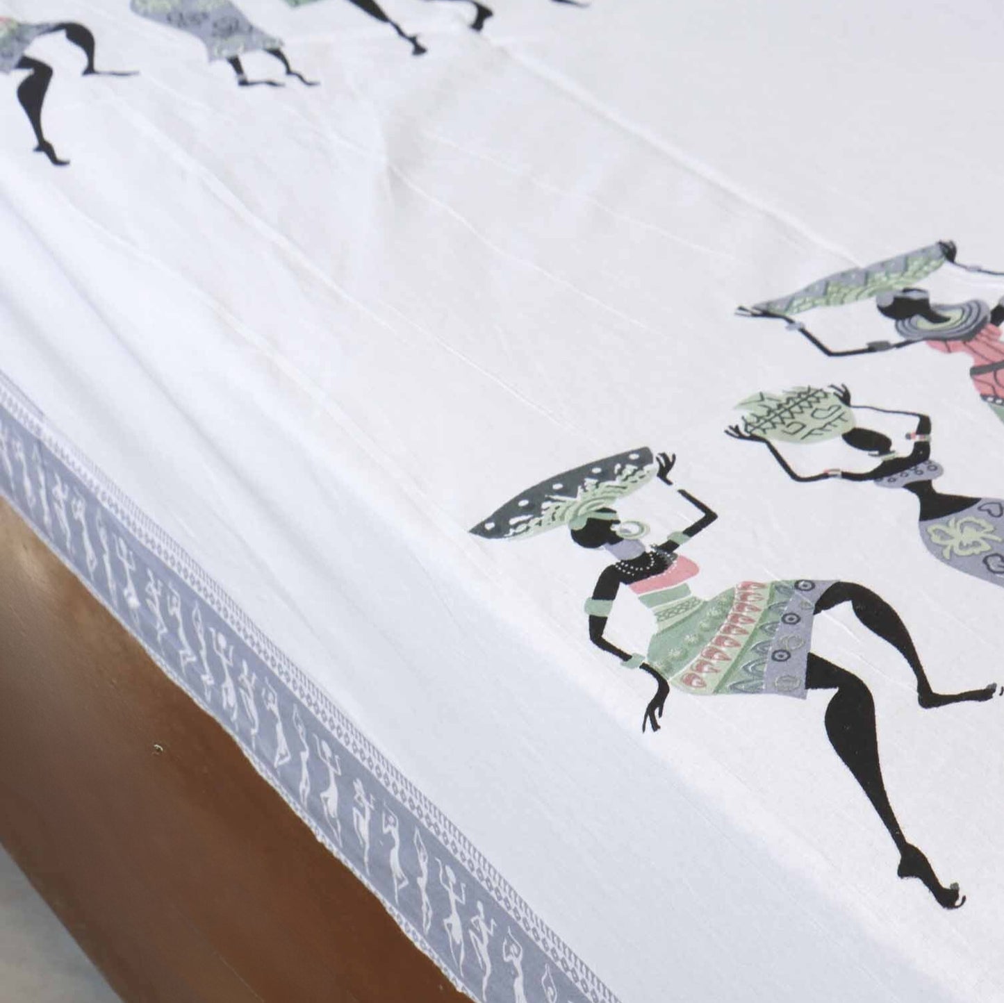 Egyptian Girls Purple Flat I Fitted Bedsheet (108x108 Inches)