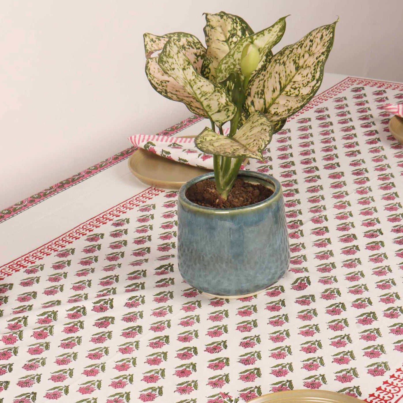 Hansika Hand Block Six seater Dining Table Cover With Napkins