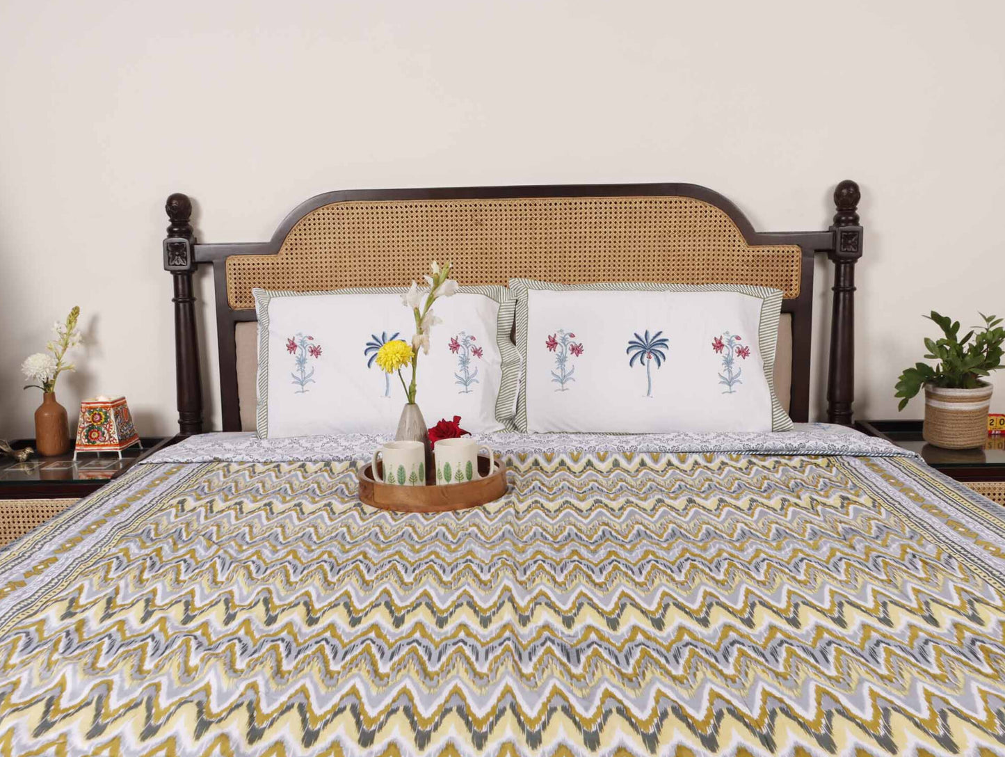Double Bed Reversible Mul Dohar – Niyati Green