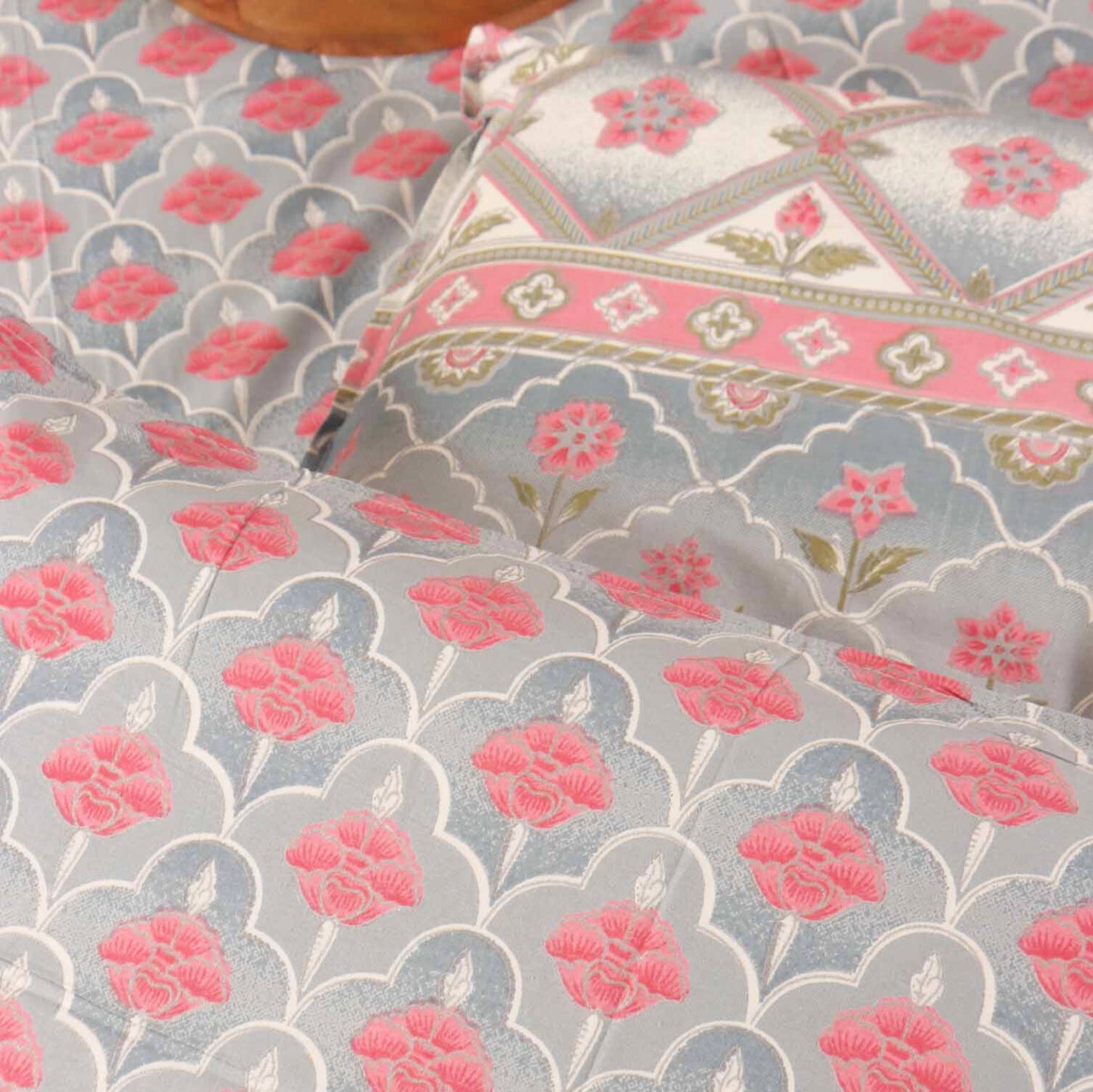 Suhani - Flat I Fitted Bedsheet (108x108 Inches)