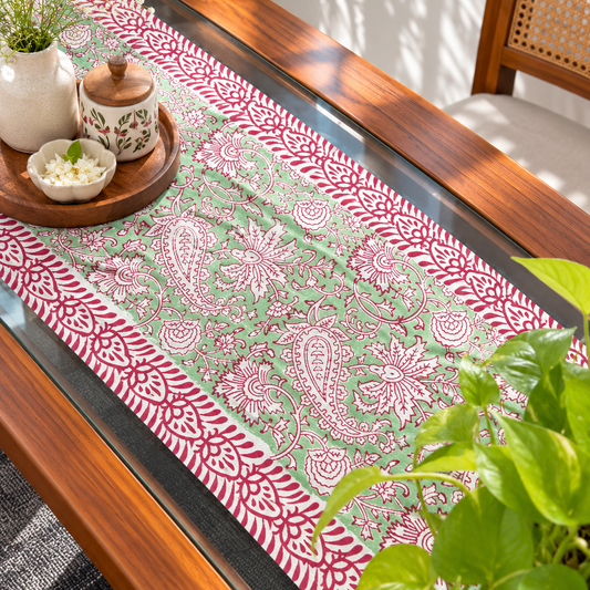 Traditional patterned table runner