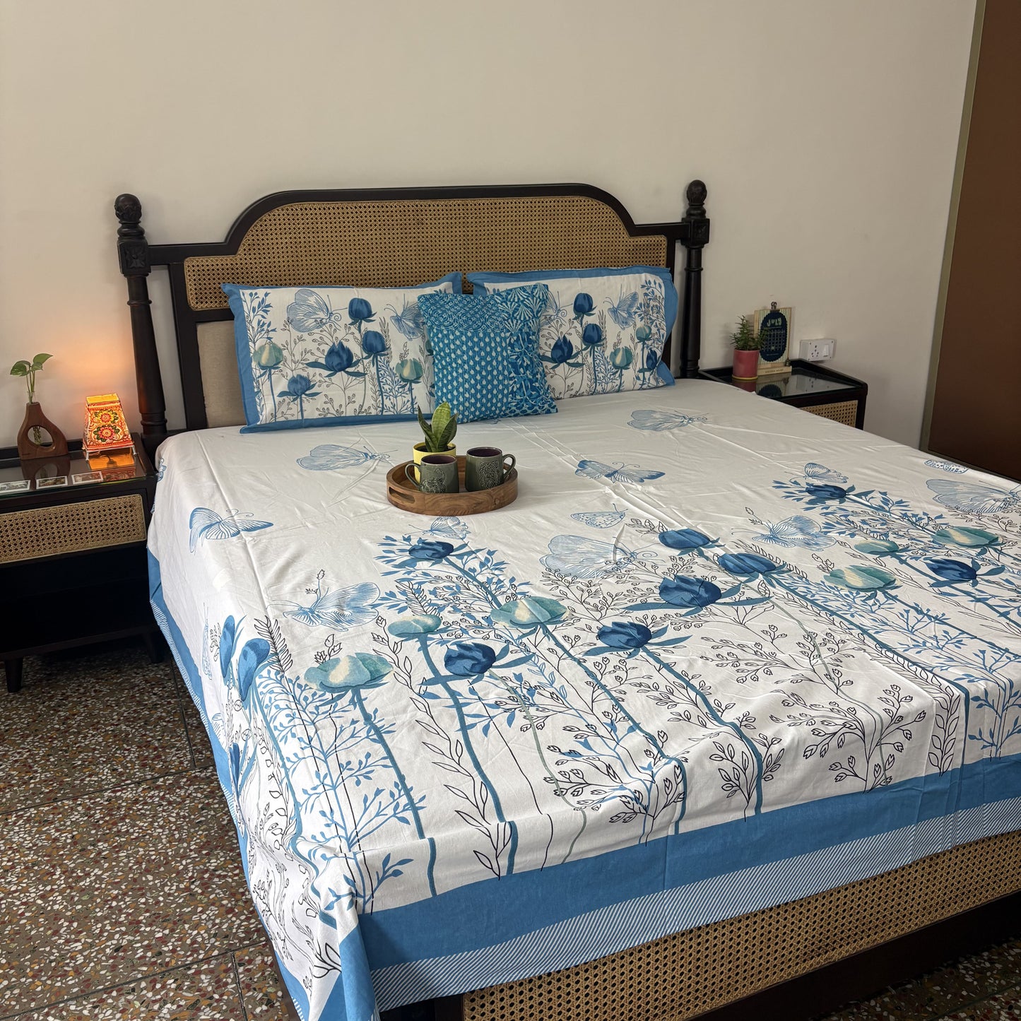 Titli Bahar - Flat I Fitted Bedsheet (108x108 Inches)