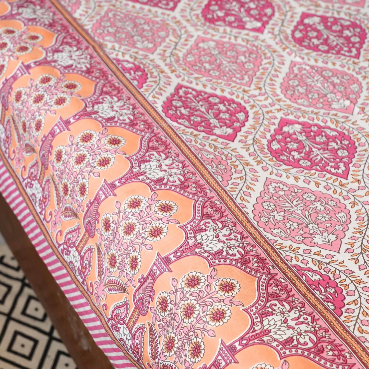 Parineeta Pink – Flat I Fitted Bedsheet (90x108 Inches)
