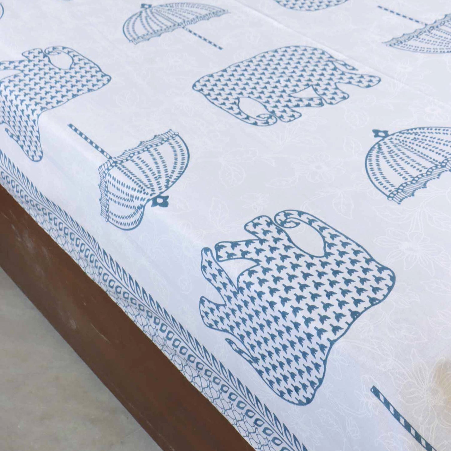 Hathi Chhatri  Flat I Fitted Bedsheet (90x108 Inches)