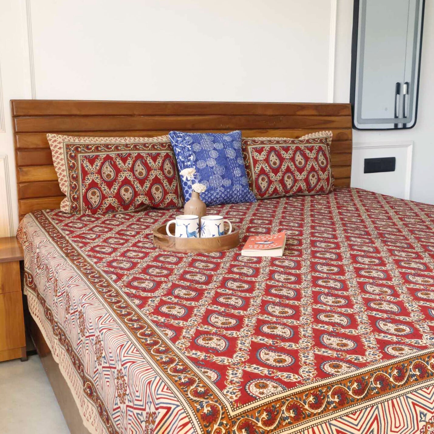 Kalamkari Laal Booti  - Flat I Fitted Bedsheet (108x108 Inches)