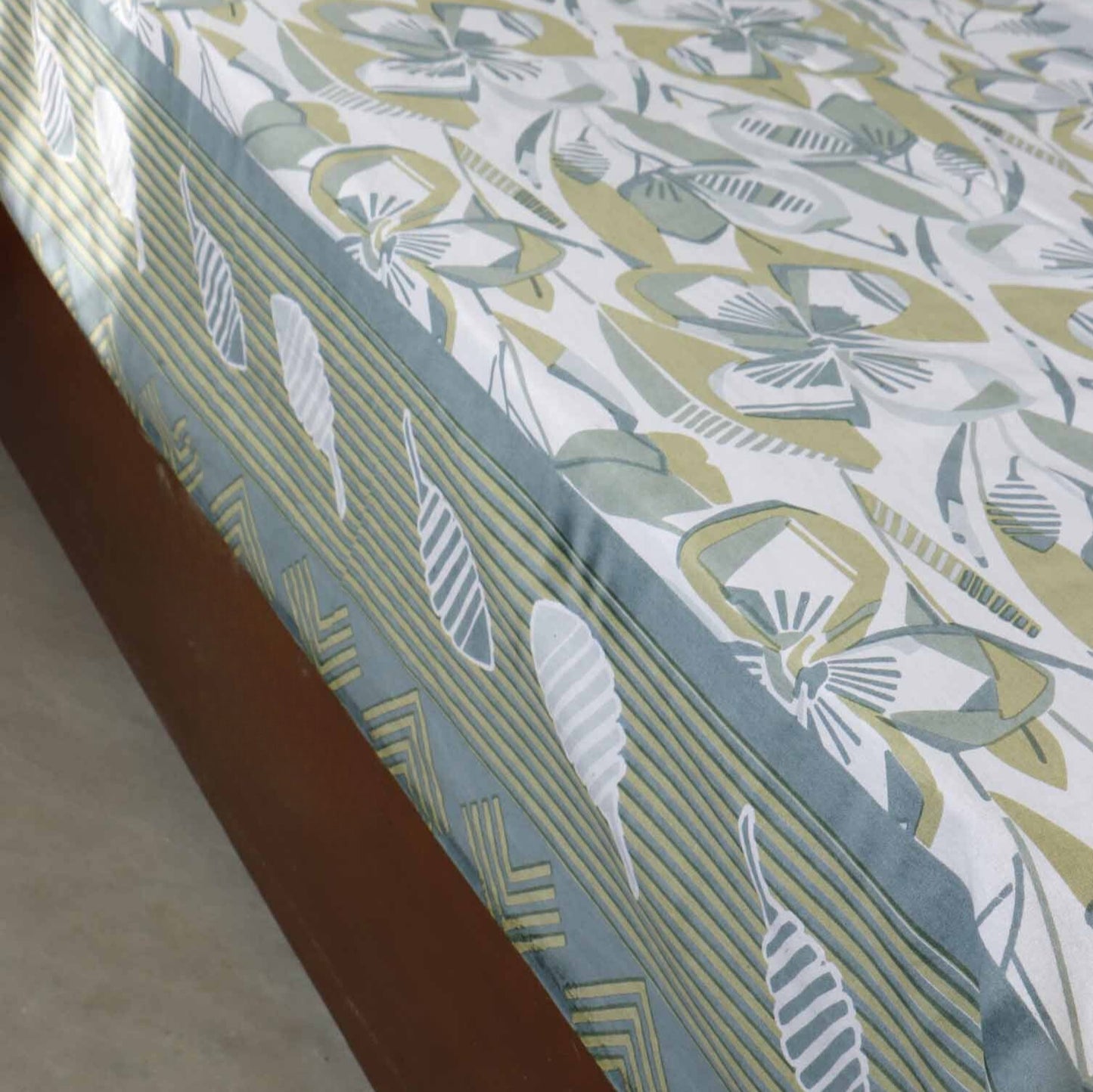 Abstact Floral Green - Flat I Fitted Bedsheet (100x108 Inches)