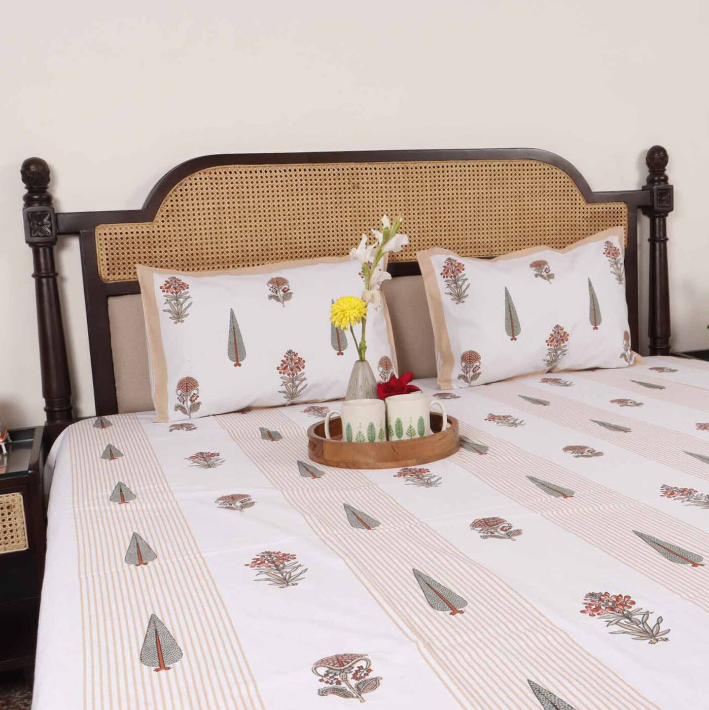 Mughal Lakeerein - Flat I Fitted Bedsheet (90x108 Inches)