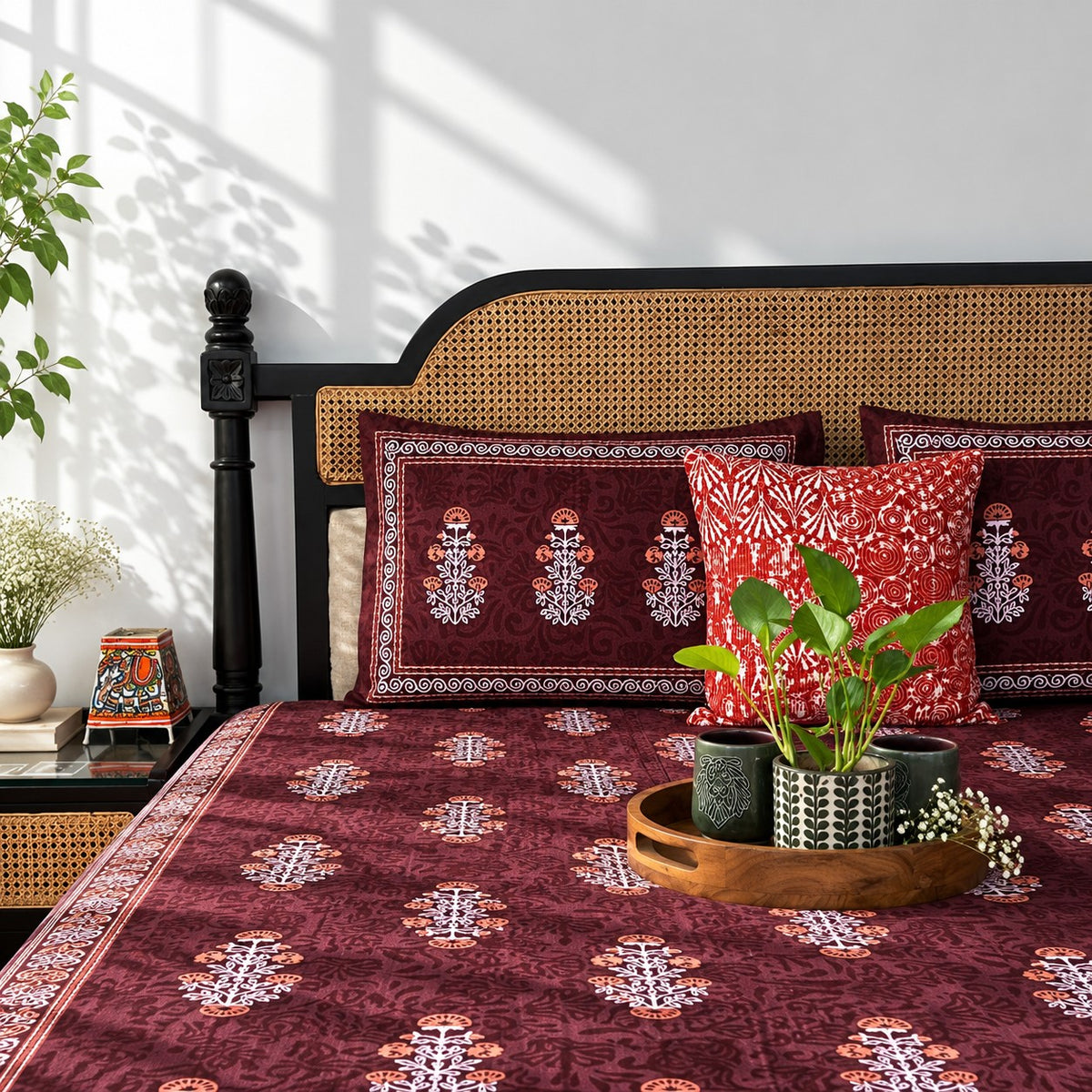 Kalamkari Guldasta - Flat I Fitted Bedsheet (90x108 Inches)