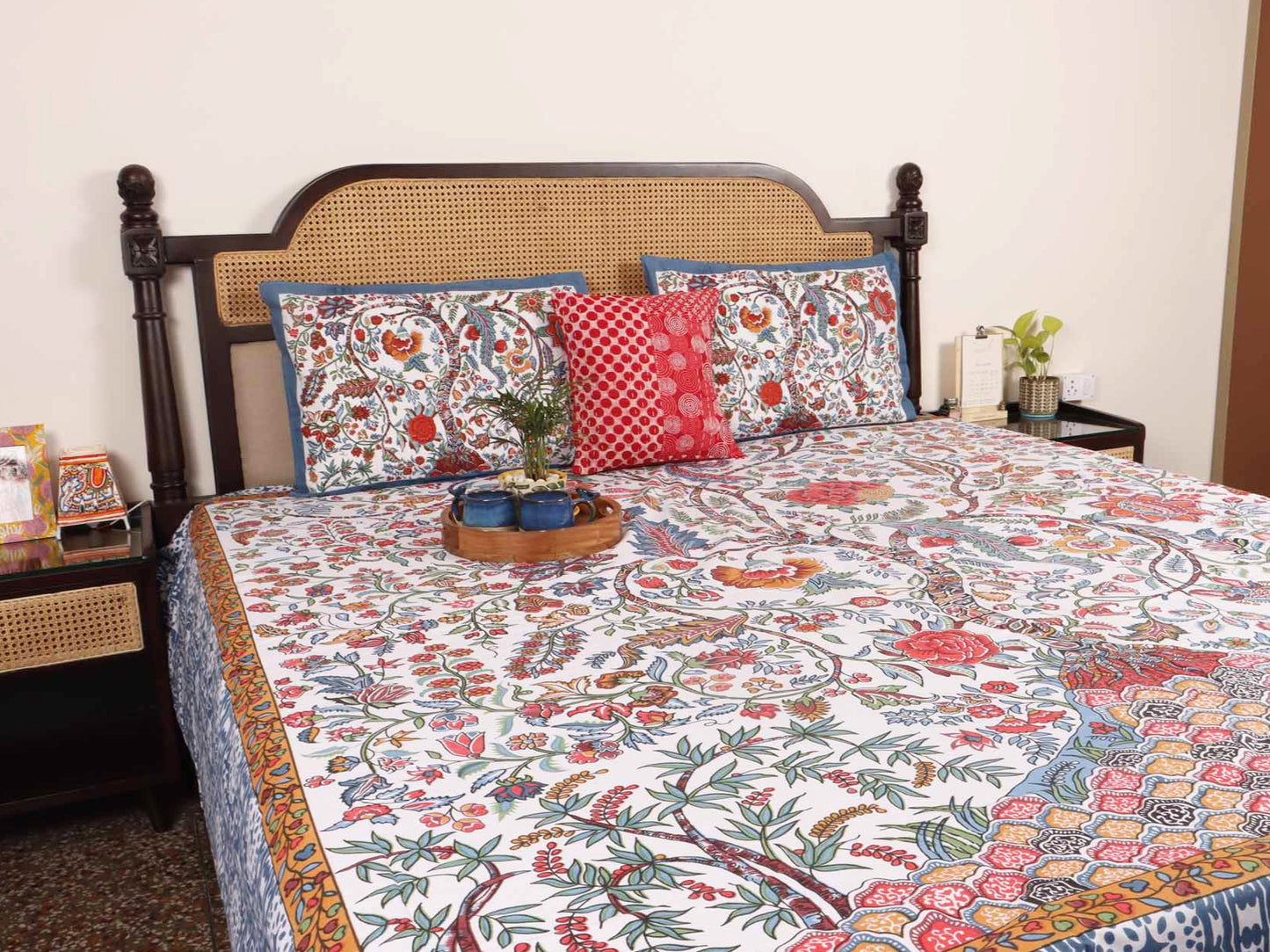 Ashok Vatika - Flat I Fitted Bedsheet (108x108 Inches)