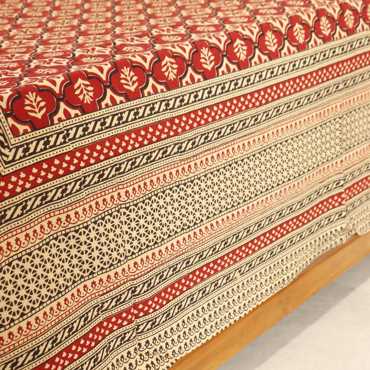 Kalamkari Jharoka Red – Flat I Fitted Bedsheet (90x108 Inches)