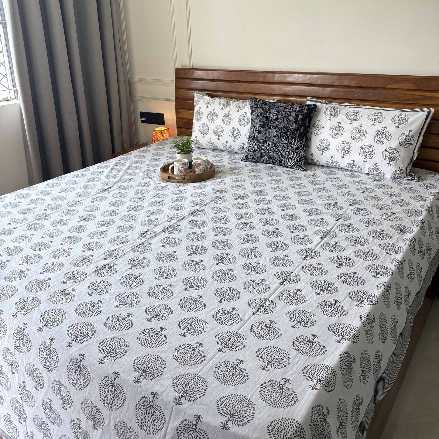Everyday Classics - Black – Flat I Fitted Bedsheet (90x108 Inches)