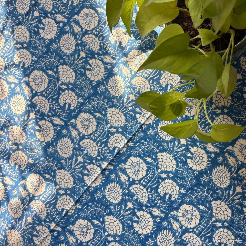 Kashi - Six Seater Dining Table Cover