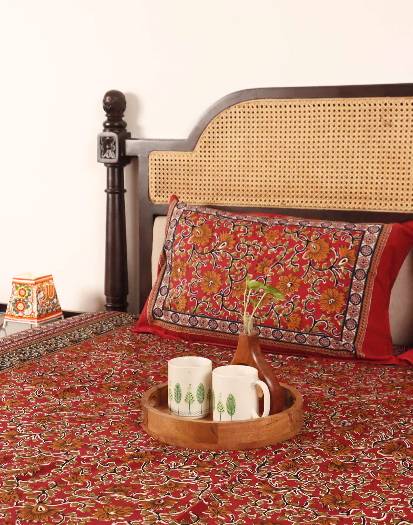 Kalamkari Surajmukhee - Flat I Fitted Bedsheet (90x108 Inches)