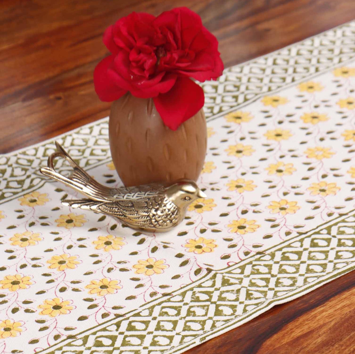 Amaltaas - Table Runner