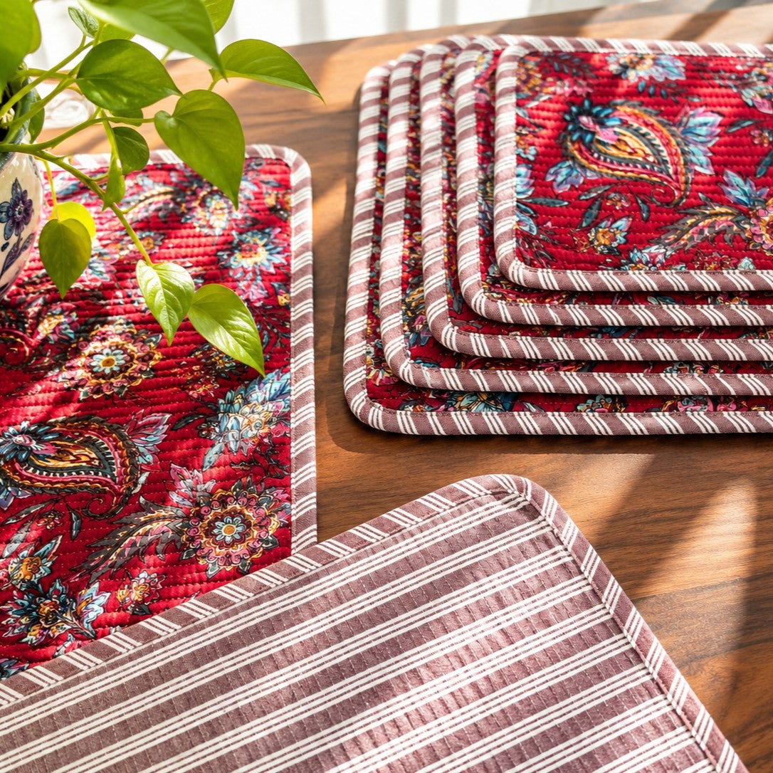 Scarlet - Quilted Table Runner and 6 Mats