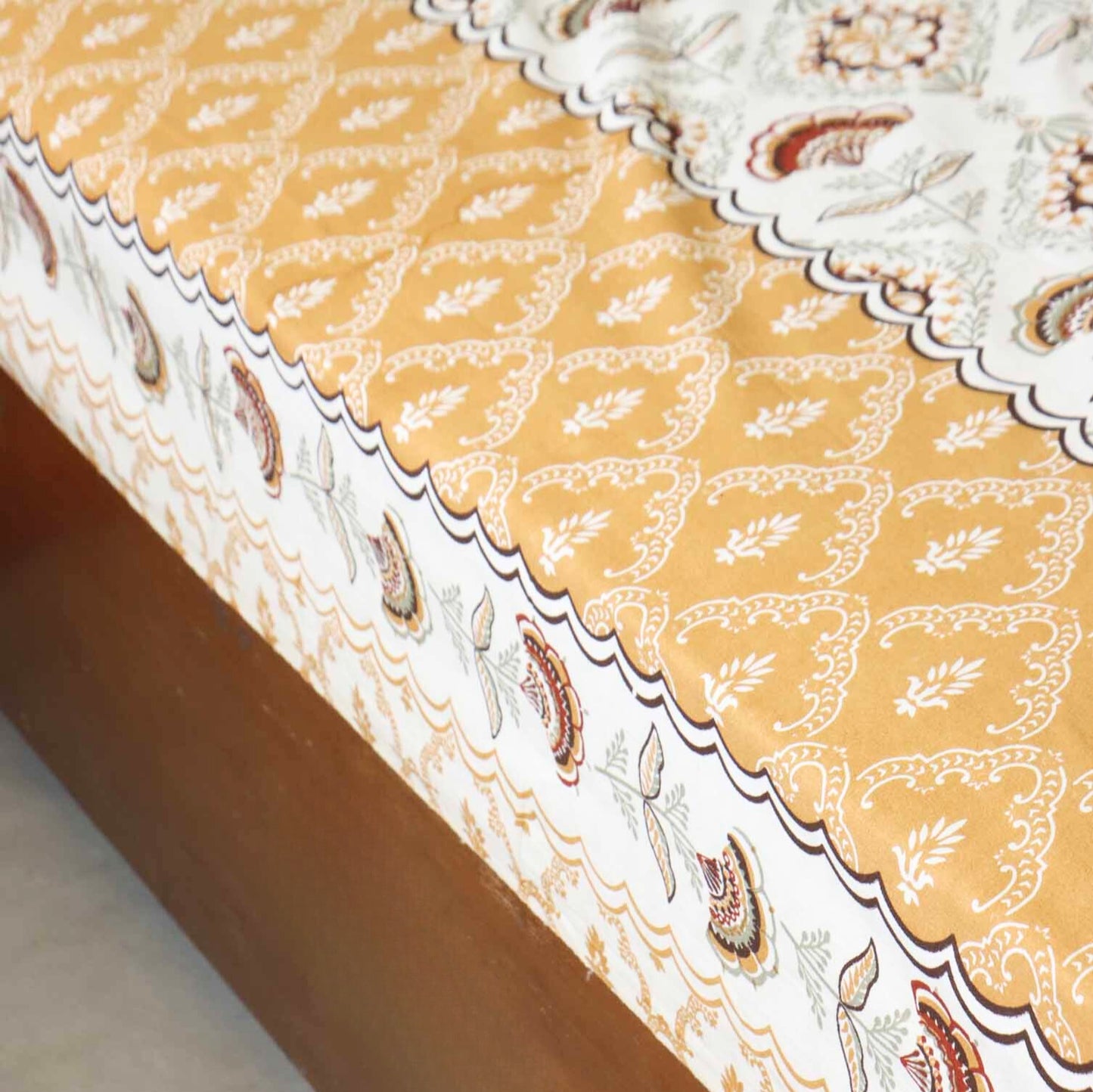 Ira Flat I Fitted Bedsheet (90x108 Inches)