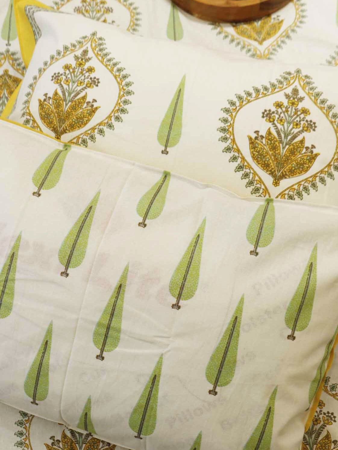 Ujala Yellow – Flat I Fitted Bedsheet (100x108 Inches)