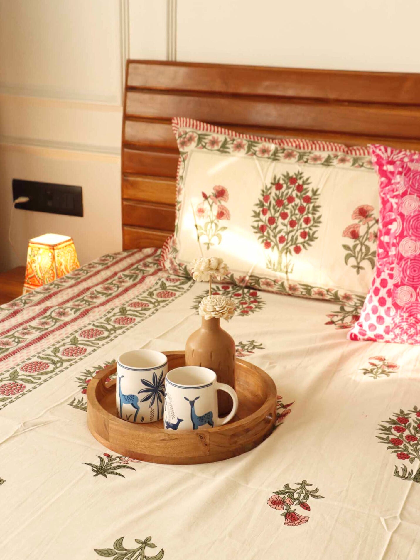 Gireesh – Flat I Fitted Bedsheet (90x108 Inches)