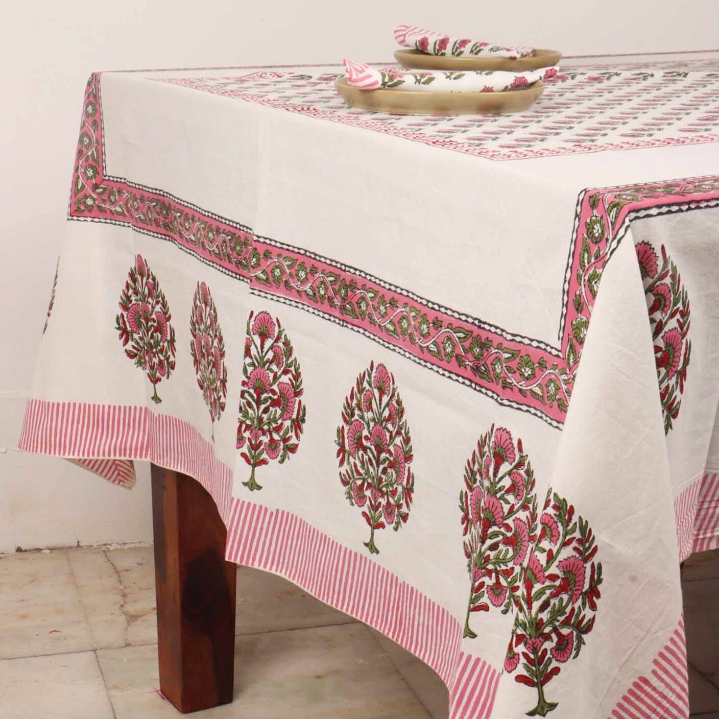 Hansika Hand Block Six seater Dining Table Cover With Napkins
