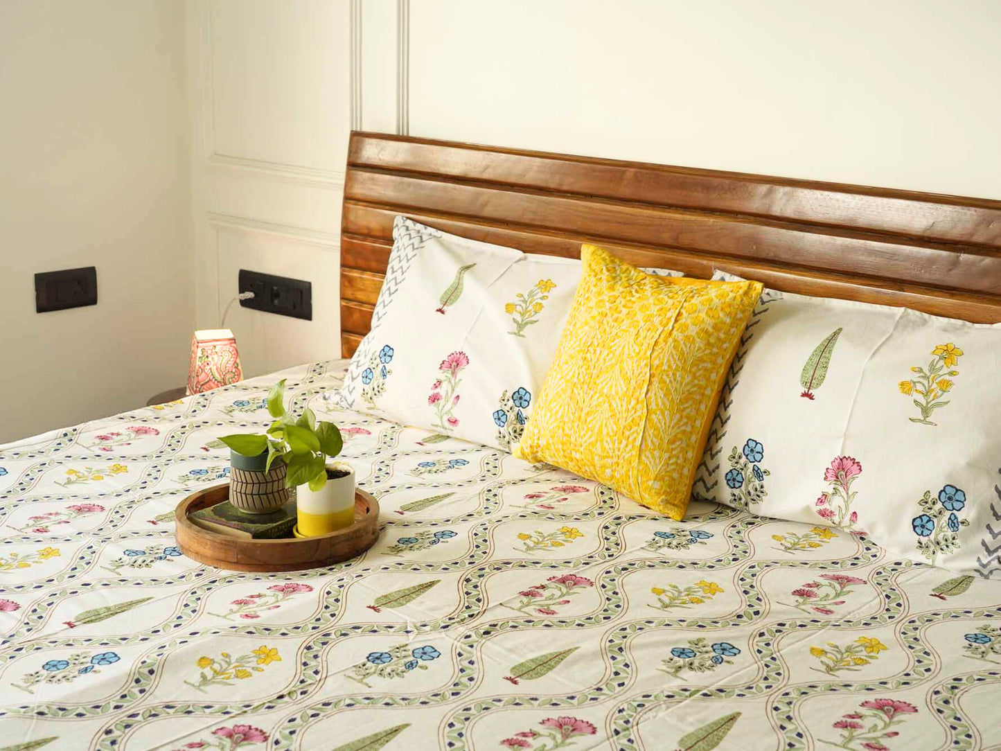 Nargis - Hand block Bedsheet (108x108 Inches)