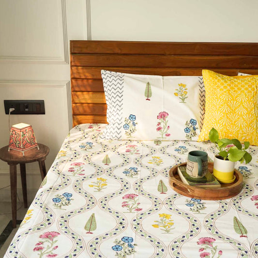 Nargis - Hand block Bedsheet (108x108 Inches)