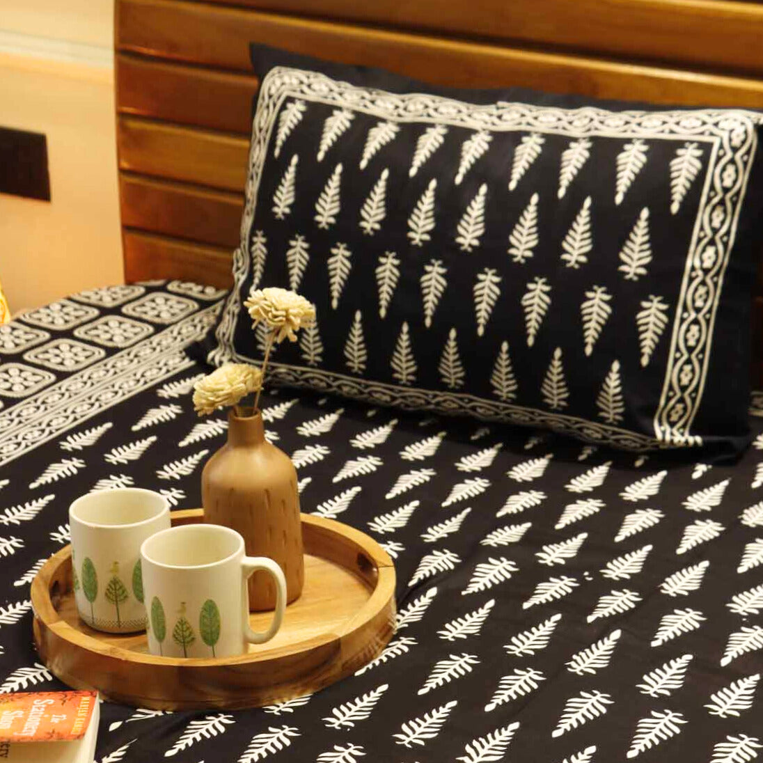 Kalamkari Yin Yang - Flat I Fitted Bedsheet (90x108 inches)