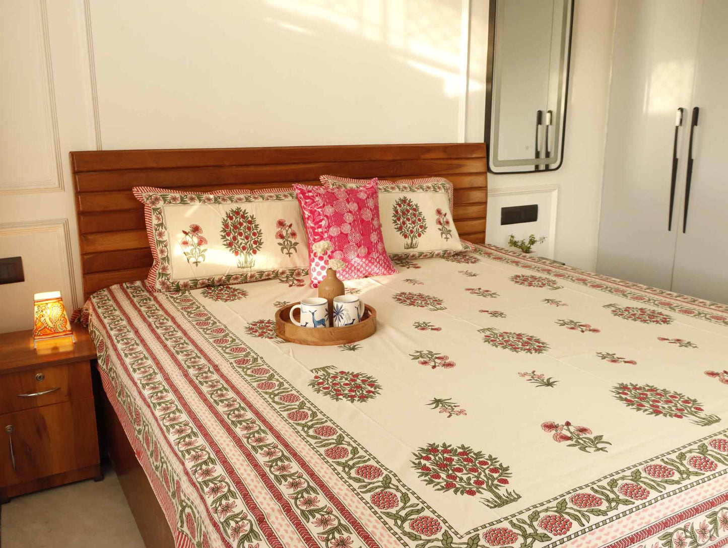 Gireesh – Flat I Fitted Bedsheet (90x108 Inches)