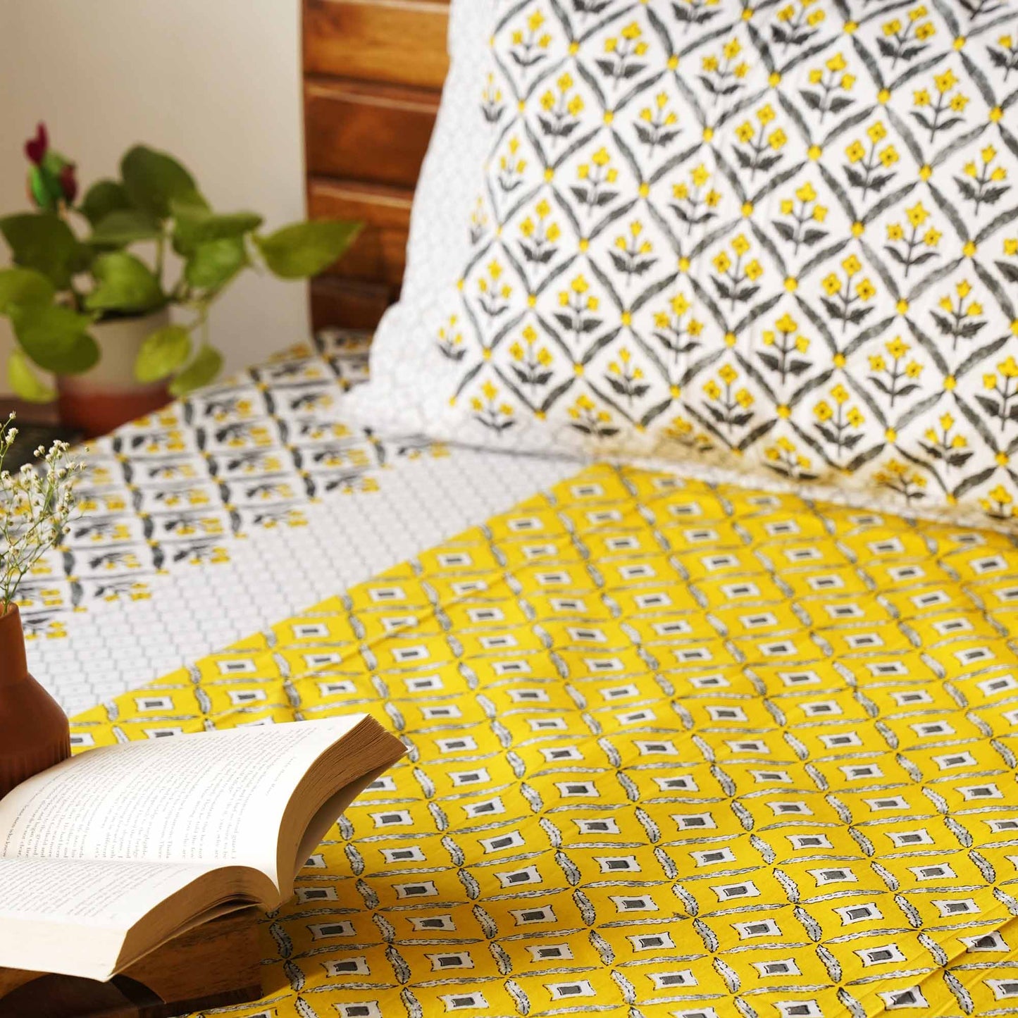 Basant – Yellow - Flat/Fitted Bedsheet (90x108 Inches)