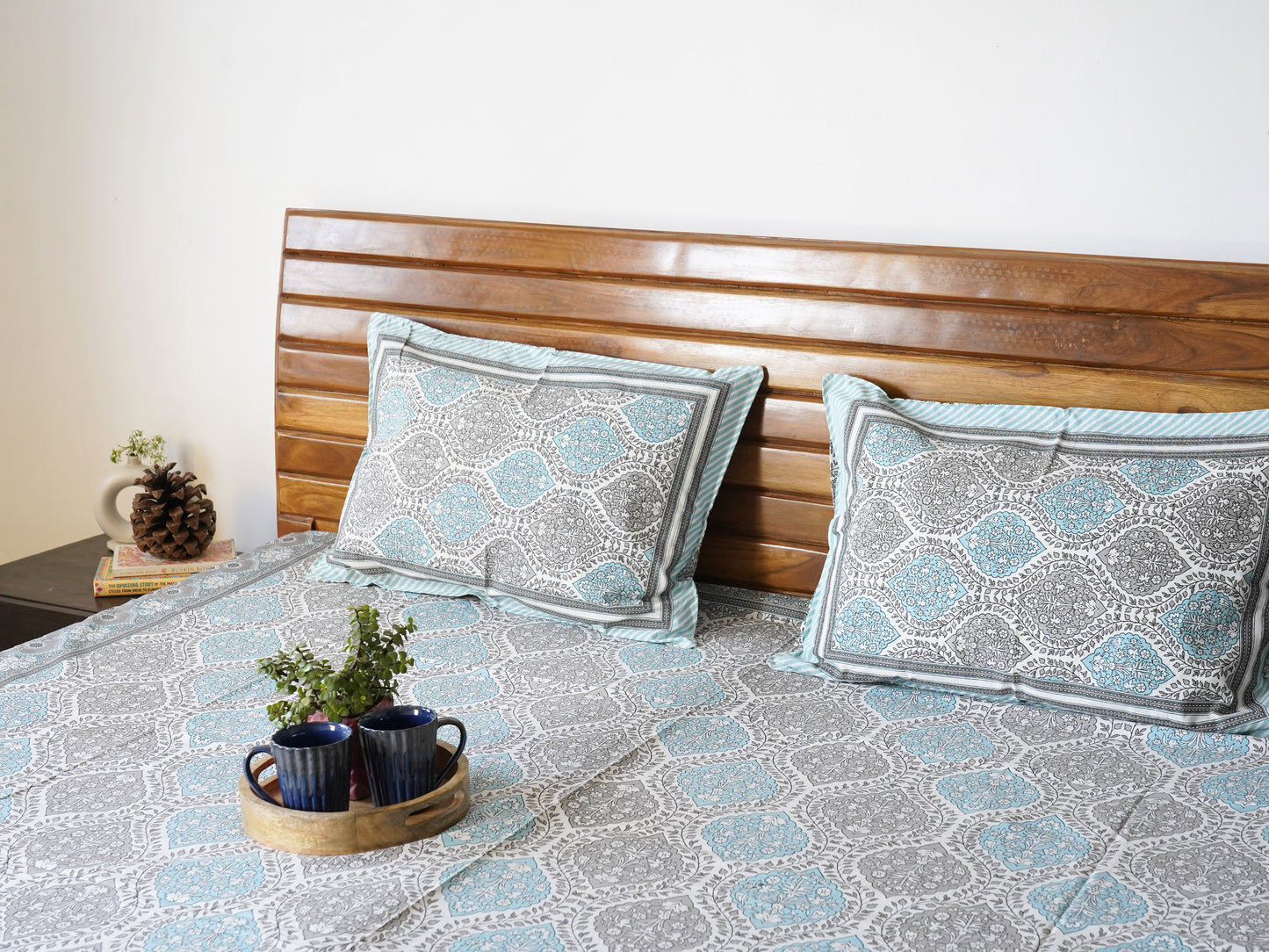 Parineeta Blue – Flat I Fitted Bedsheet (90x108 Inches)