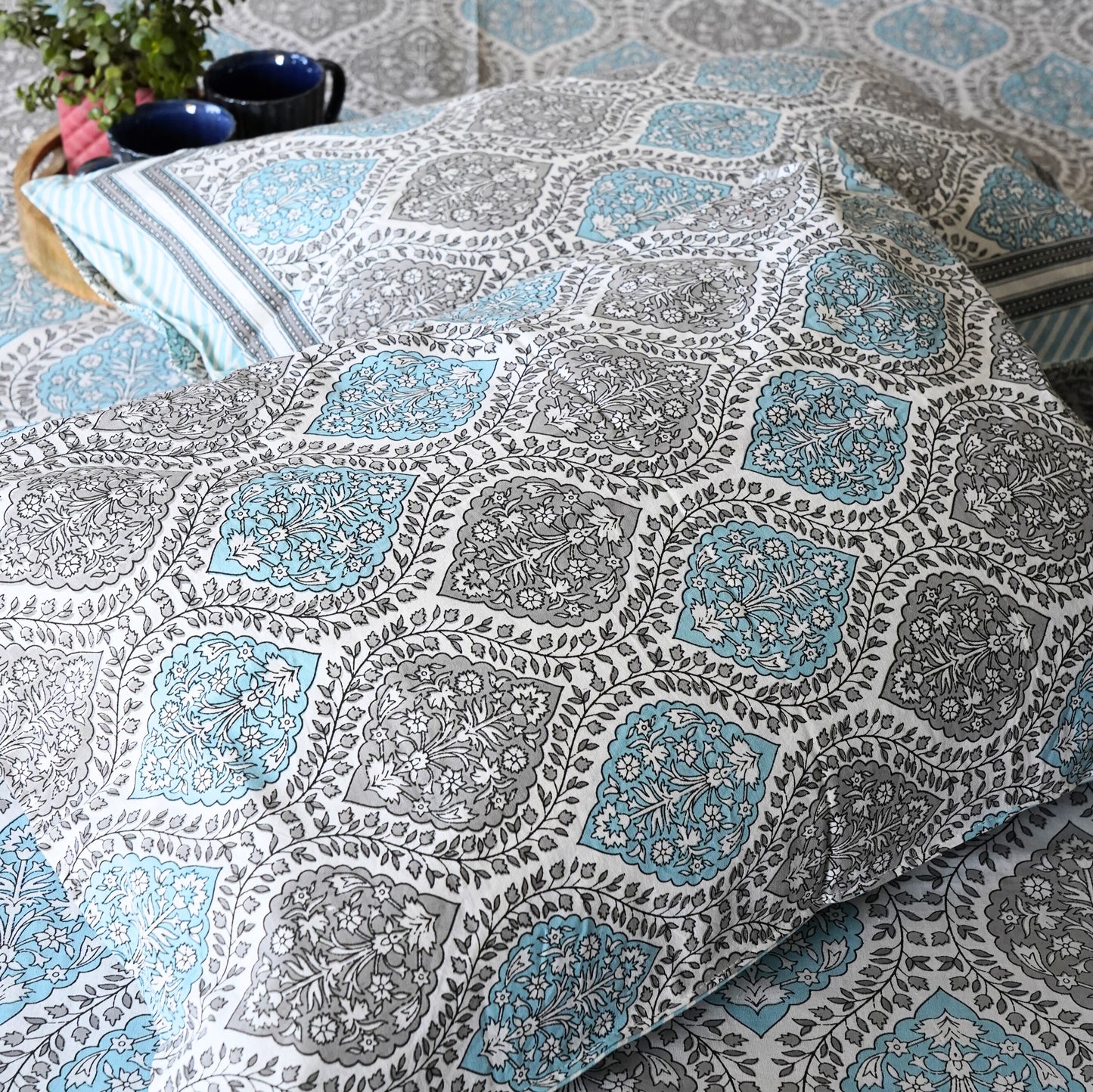 Parineeta Blue – Flat I Fitted Bedsheet (90x108 Inches)