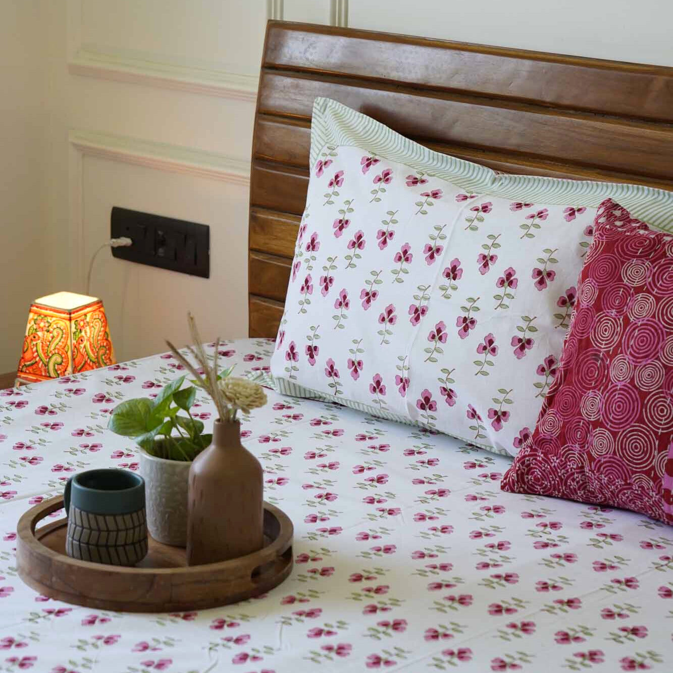 Gulabo - Hand block Bedsheet (108x108 Inches)