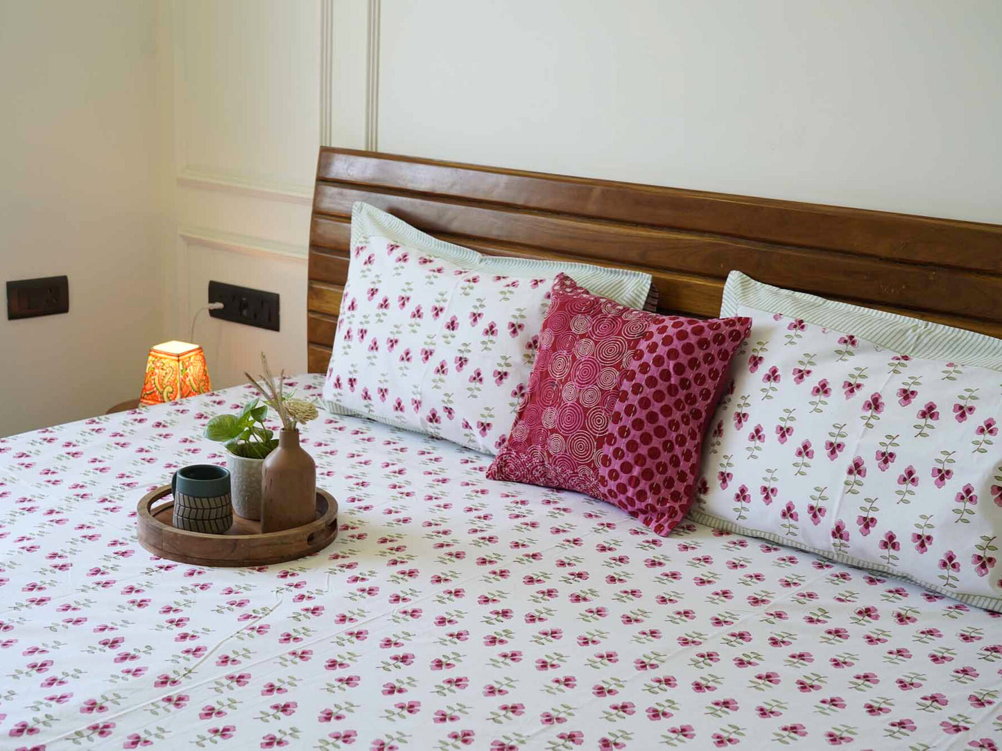 Gulabo - Hand block Bedsheet (108x108 Inches)