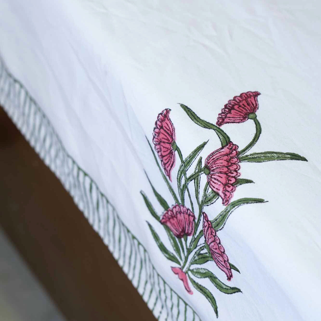 Pink Phool - Hand block Bedsheet (90x108 Inches)