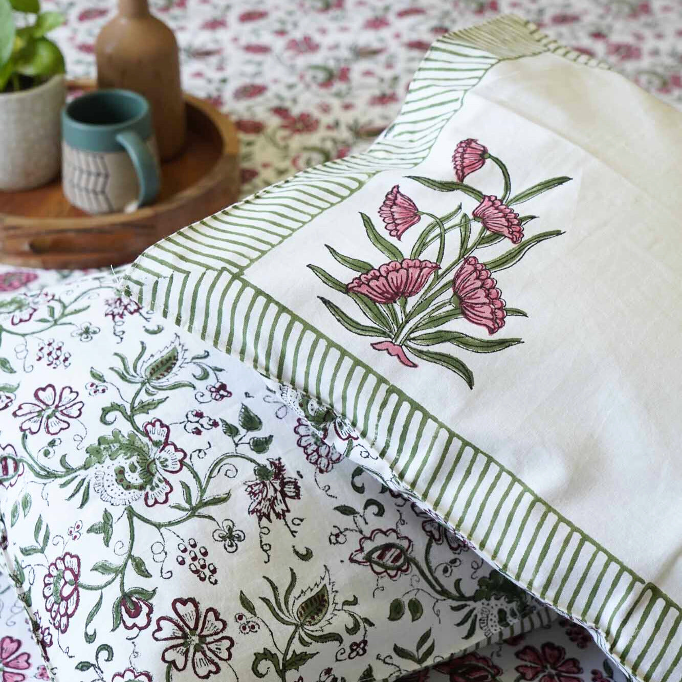 Pink Phool - Hand block Bedsheet (90x108 Inches)