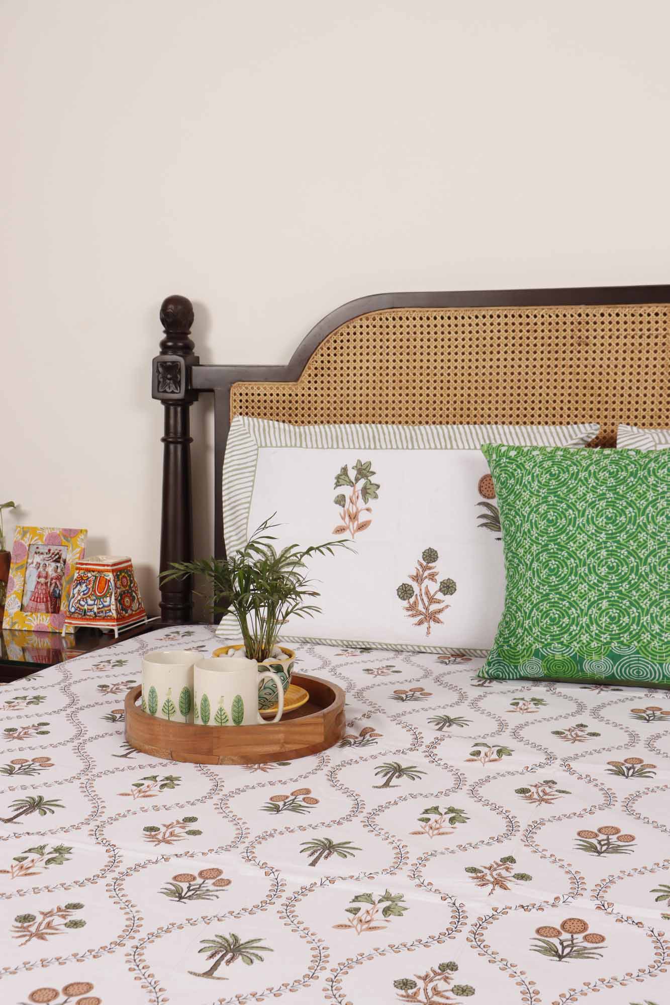 Sparsh – Flat I Fitted Bedsheet (90x108 Inches)