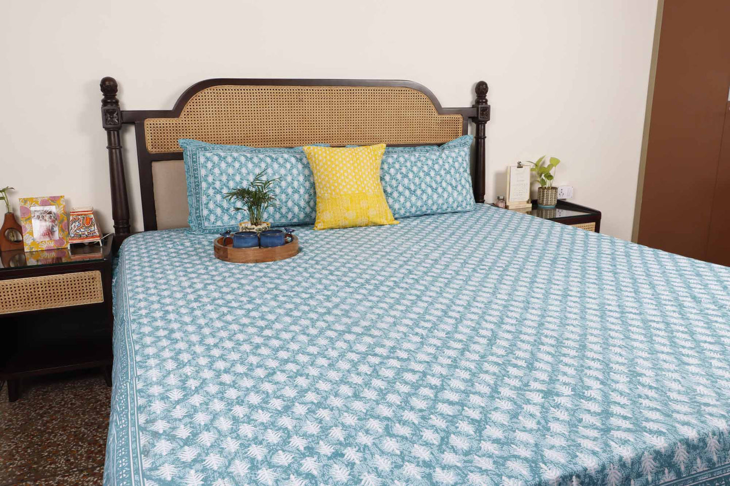 Meera Blue – Flat I Fitted Bedsheet (108x108 Inches)