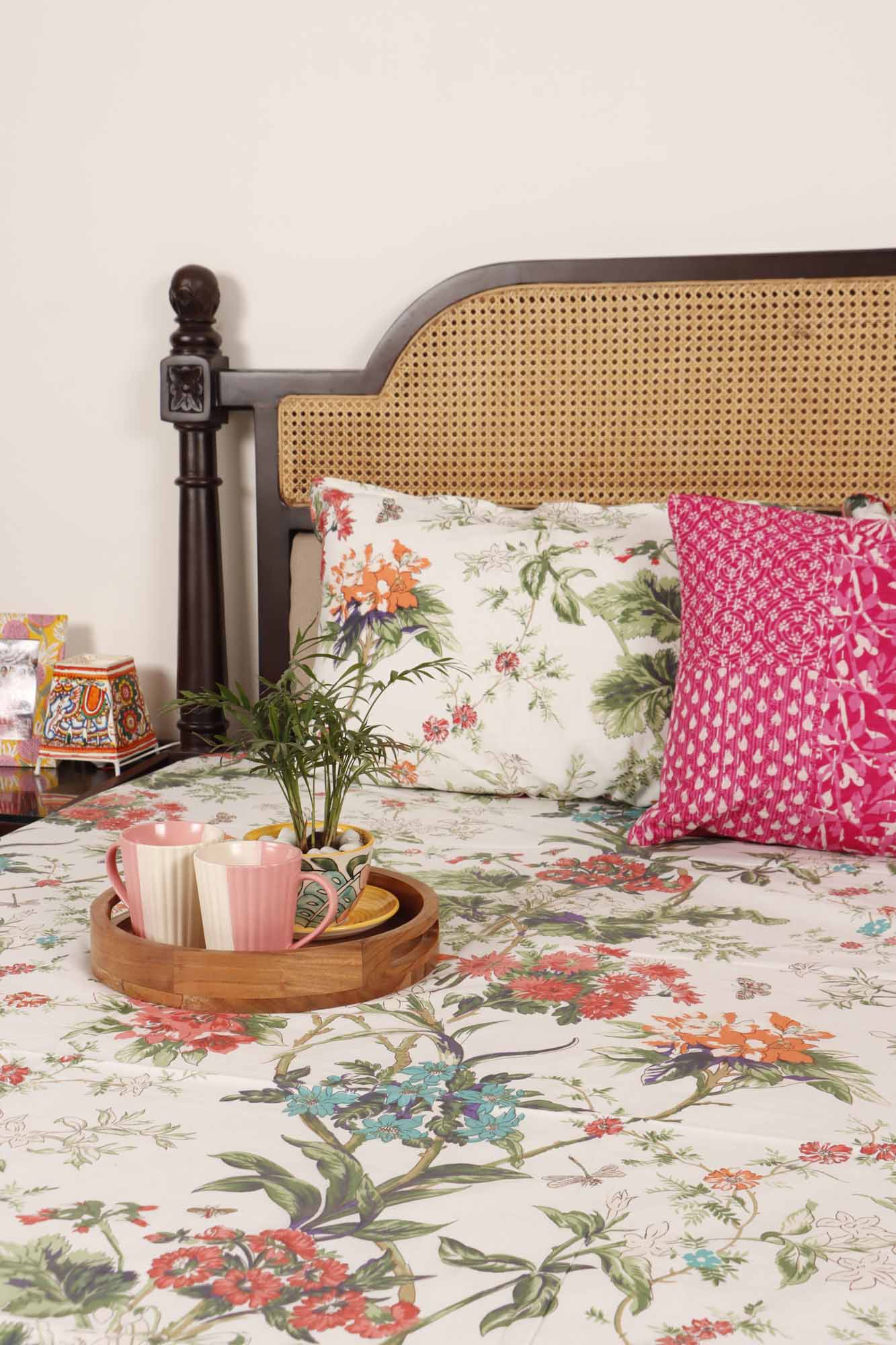 Udyaan White – Flat I Fitted Bedsheet (108x108 Inches)