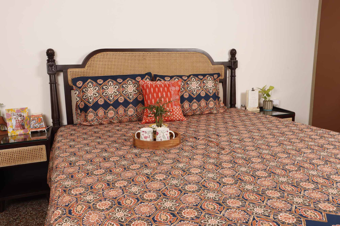 Rajwada – Flat I Fitted Bedsheet (108x108 Inches)