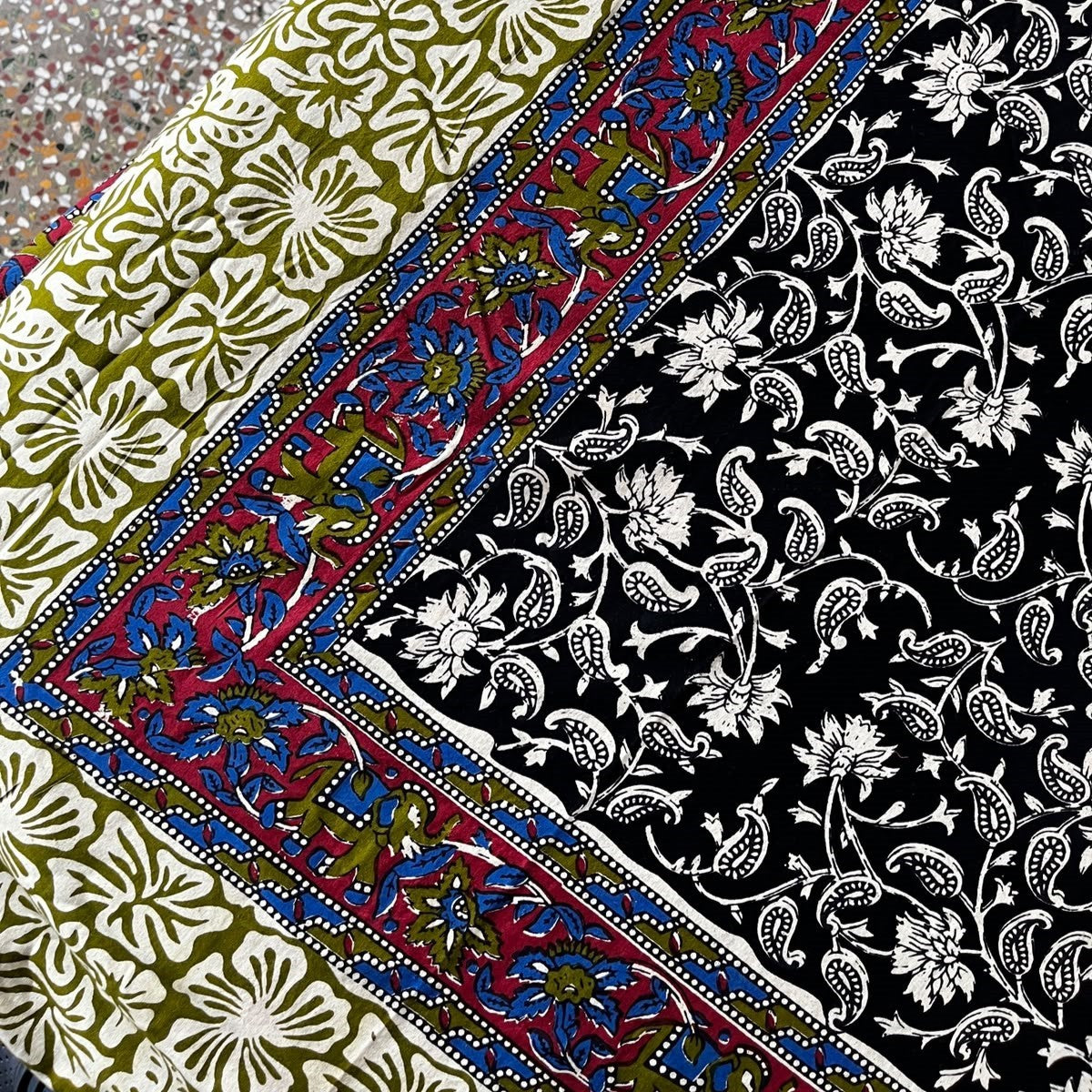 Black Kalamkari - Flat I Fitted Bedsheet (90x108 Inches)