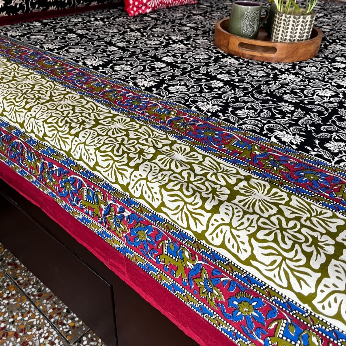 Black Kalamkari - Flat I Fitted Bedsheet (90x108 Inches)