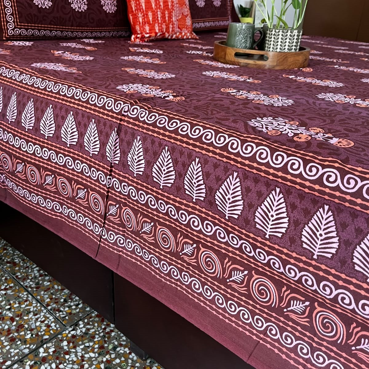 Kalamkari Guldasta - Flat I Fitted Bedsheet (90x108 Inches)