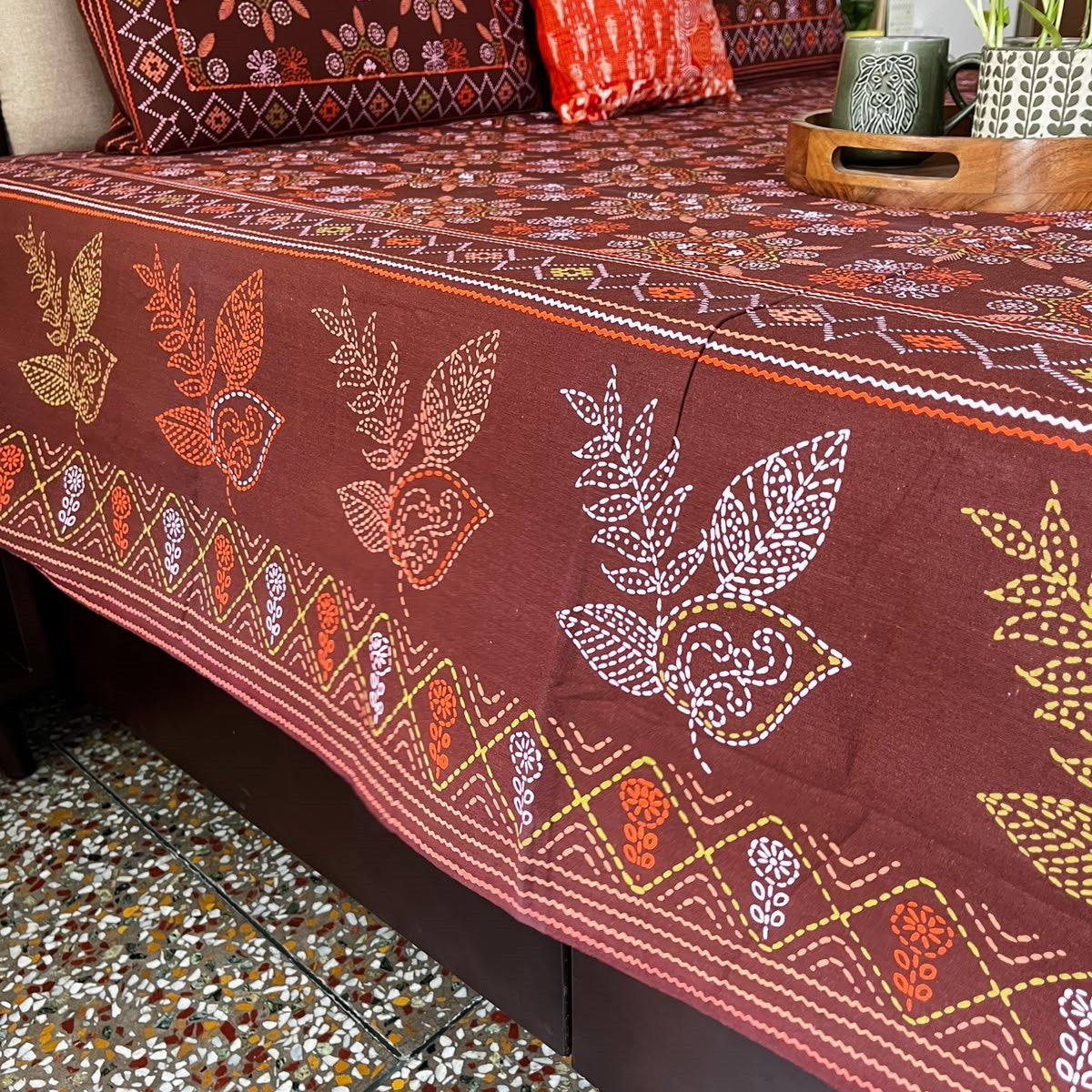 Kalamkari Mandala - Flat I Fitted Bedsheet (90x108 Inches)